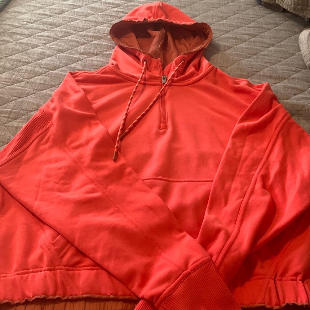 Ascend warm up hoodie